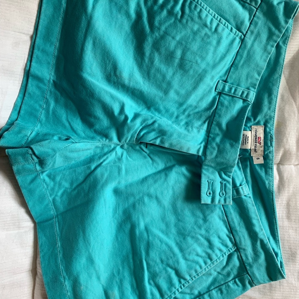 Blue Vineyard Vines shorts